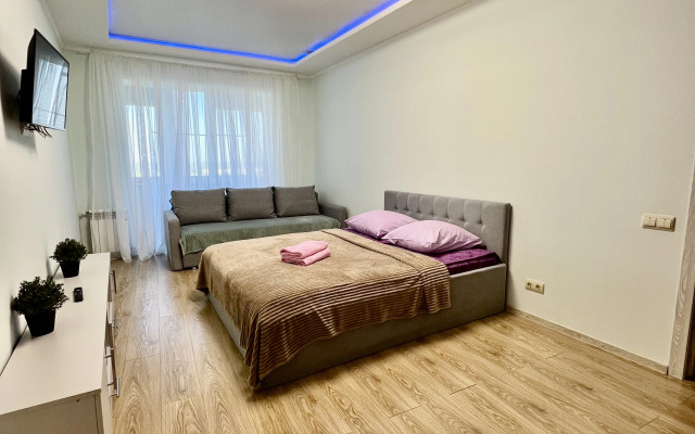 Dvukhkomnatnaya v tsentre goroda v elitnom dome Flat