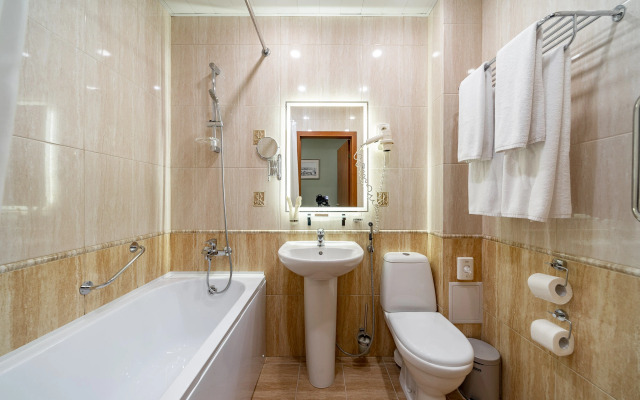 Квартира евро-двухкомнатная просторная с видом на канал