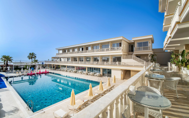La Perla Kemer All Inclusive Hotel