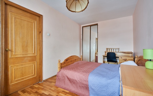 U Metro Prospect Mira ot Comfort home Flat