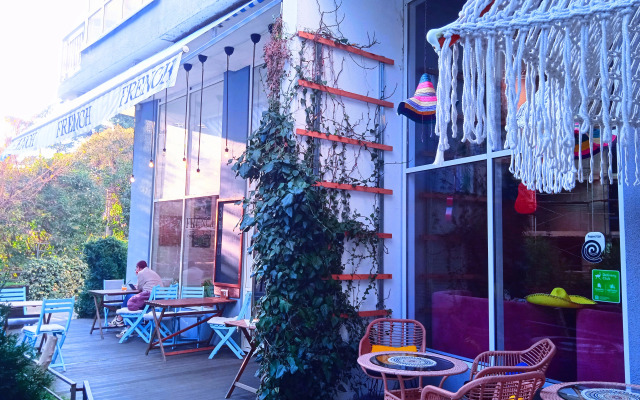 Uyutnaya S Vidom Na More Flat