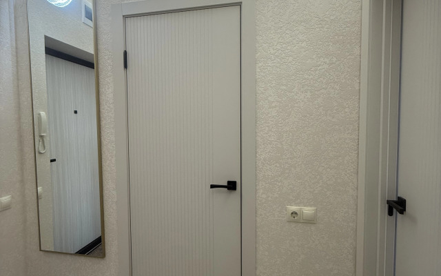 Dizaynerskaya S Vidom Na Reku Flat