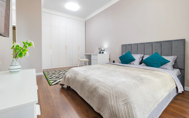 Apartments Svetlye V Tsentre Ryadom S Botanicheskim Sadom