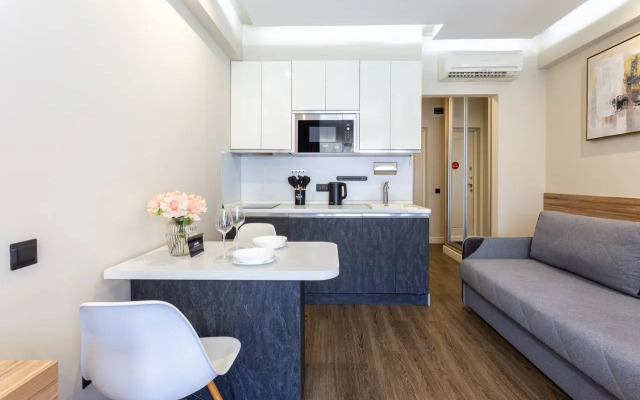 4.16 Studio Chaikovskogo Apartments