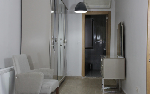 Отель Solo Suites