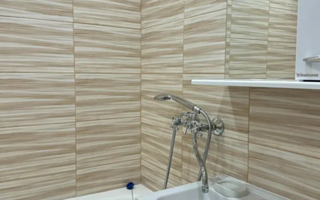 2-kh Kom Kvartira s Vidom na Gory Flat