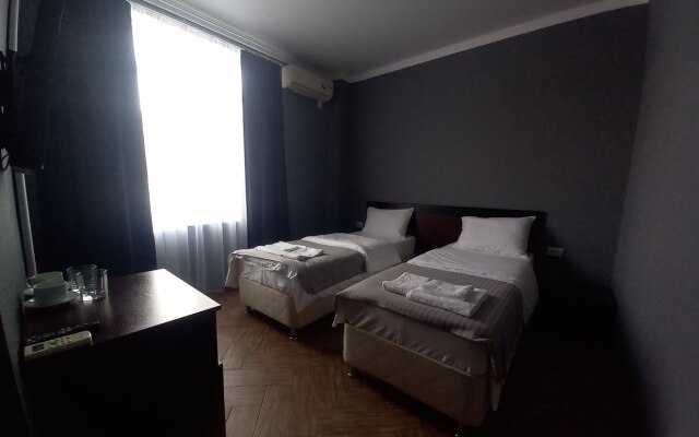 Abrikos Hotel