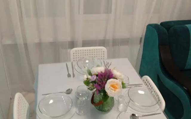 Green Fox Na Naberezhnoy Privolzhskogo Zatona 22a Flat