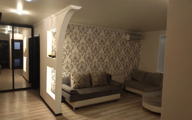 8 otdelnykh spalnykh mest Flat