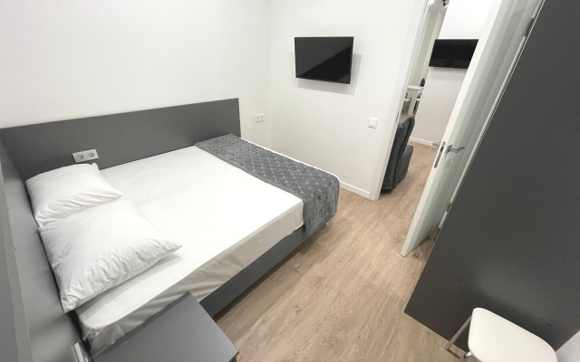 Leont Apartments