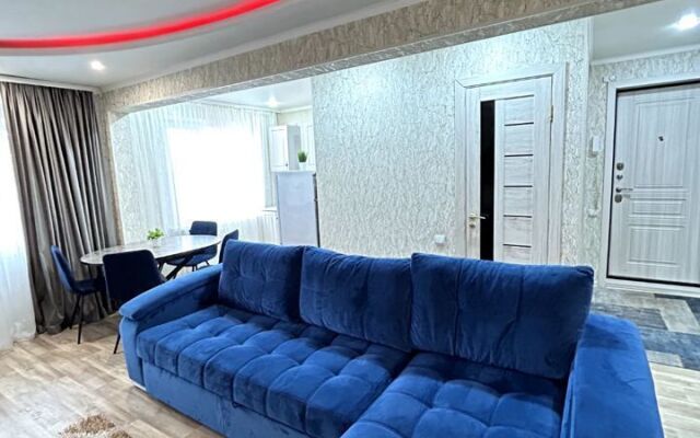 Ulitsa Botvina 8 Flat