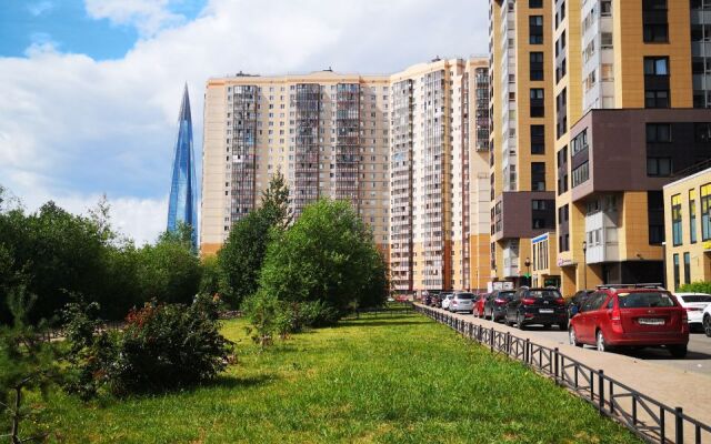 U Lakhta Tsentra Flat