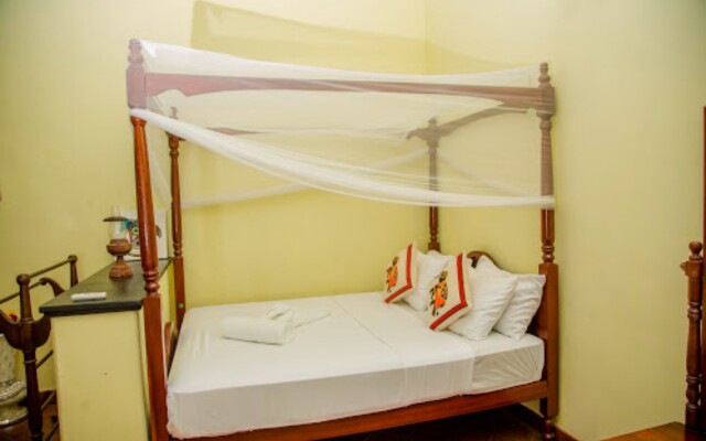Blue Swan Inn Hotel
