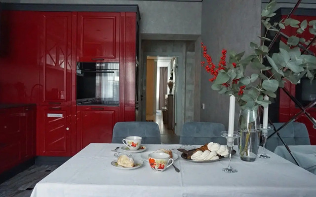 Voznesenskaya Flat