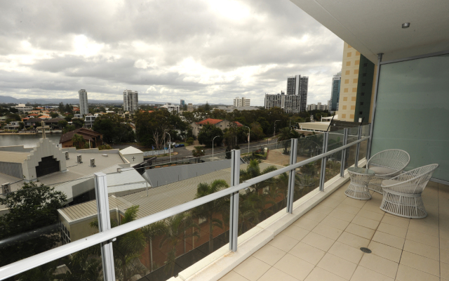 Modern Apartment with Resort Style Living Surfers Paradise