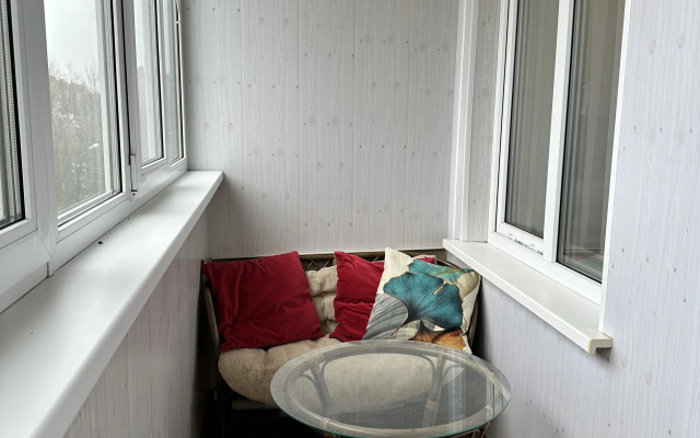 2-K Komfort S Bolshoy Lodzhiey Apartment