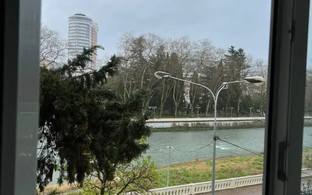 Na Chaykovskogo 6 Flat