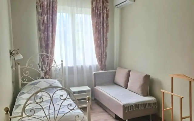 2-kh Komn Solnechnaya Storona Per.Gruzinskiy Parkovka Besplatno Flat