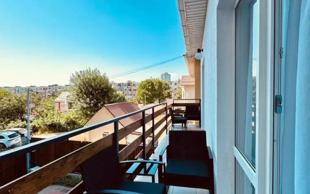 2kh-Komnatnaya Svetlaya Flat