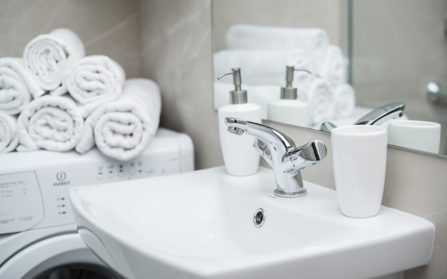 Апартаменты Тихая студия 38кв.м,напротив Центрального Парка,вокзал пешком