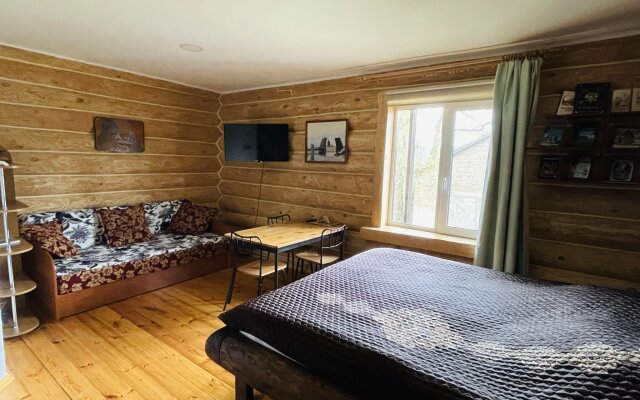 Tri Bogatyrya Guest House