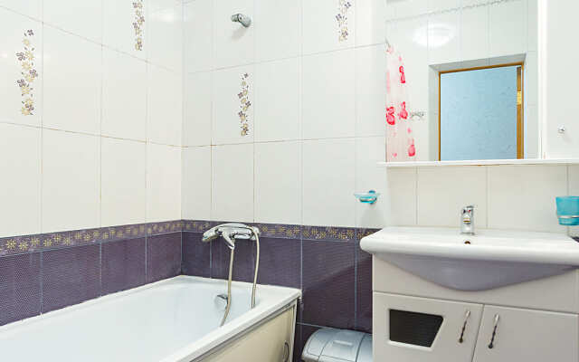 V Tsentre po Boyevoy 36/1 Apartments