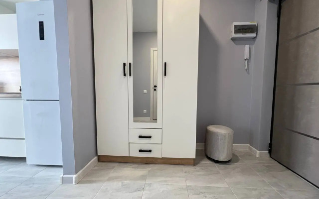 Trekhmestnye s Vidom na Reku Flat