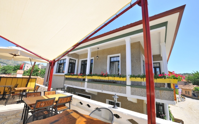 Funda Türe Mini-Hotel