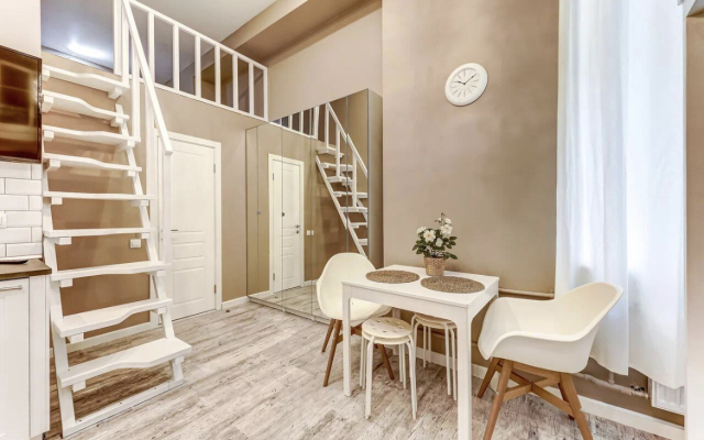 Апартаменты SweetHome на Мойке 40