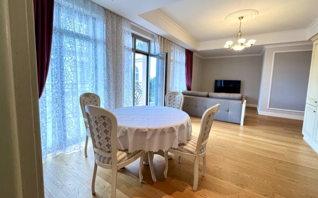 Dvukhkomnatnye s Balkonom Premium Klassa v Zhk Diplomat Apartments