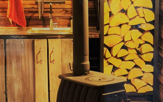 Частный дом в лесу у реки