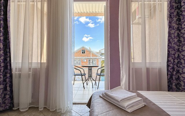 Nika Guest house