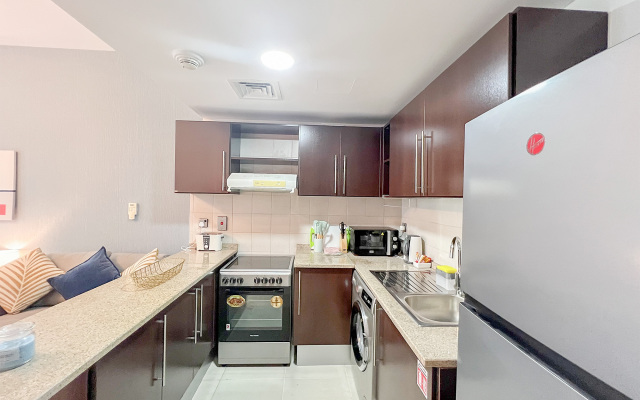 Cosmos Living Spacious Studio With Balcony Apartments