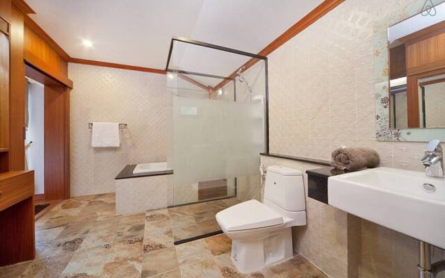 Thai Pool Villa with Pool and Parking Villa