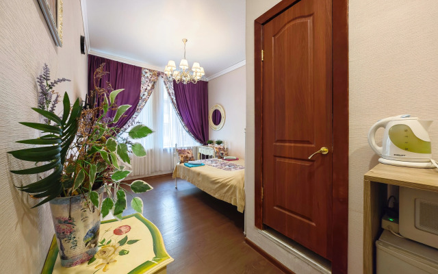 Nevskiy 156a Living Quarters