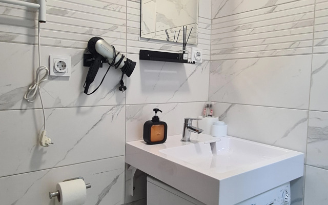 Vozle Plyazha Ogonek Flat