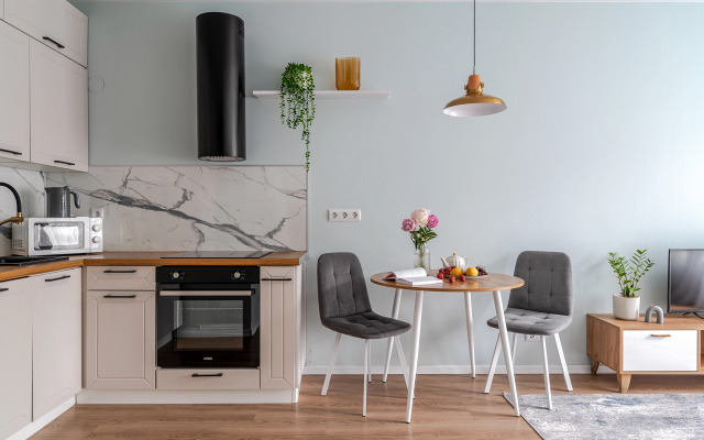 Yevro-2 U Metro Lesnaya Flat