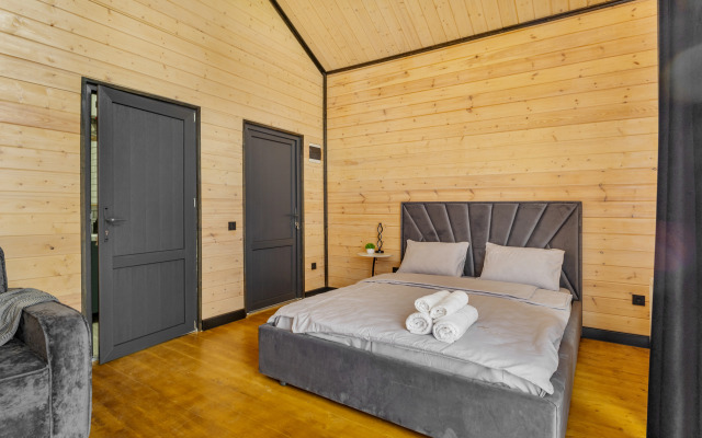 Aura S Dvukhspalnoy Krovatyyu Private house