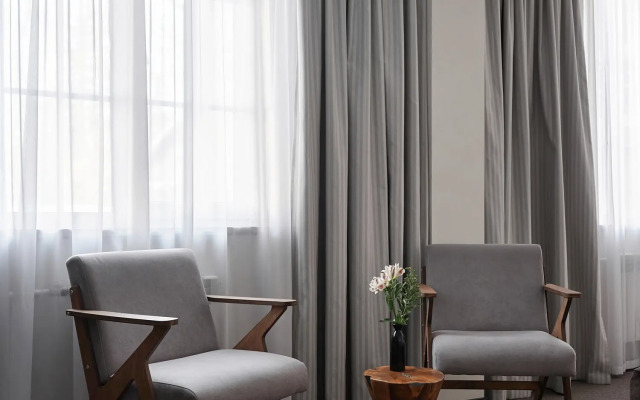 Hotel Zvezda