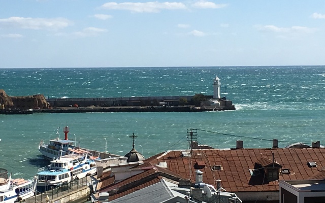 Executive Scenic Two-Room Apartment with Balconies on the Yalta Embankment