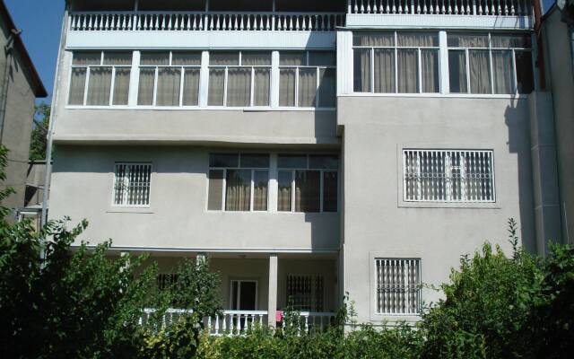 Classic Apartment On Kievyan Apartments