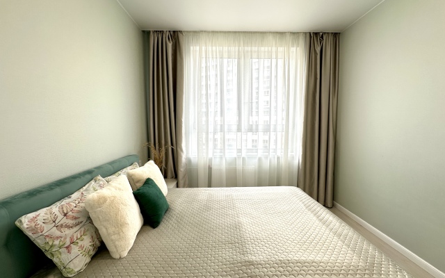 Lyuks Akvamarin s Dizaynerskim Remontom, Dlya Bolshoy Semi Apartments