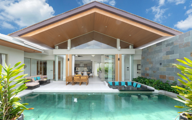 Luxury villa Bangtao with a Tropical Garden Villa