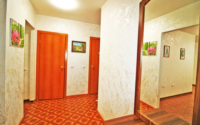 Art-Galereya Na Vostochnoy Posutochno Kirishi 2k flat