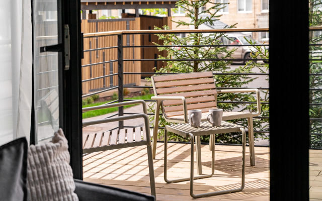 Квартира с Дизайнерским Интерьером с Террасой на Берегу Невы