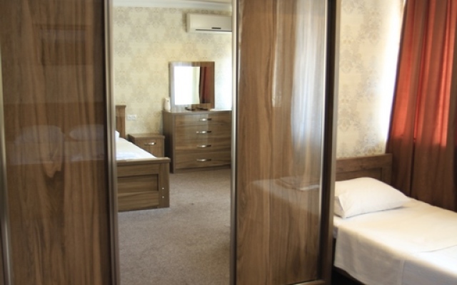 New Palace Shardeni Hotel