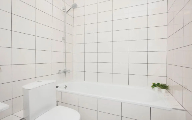 Etazhidejli na 18 etazhe vozle ZhD Apartment