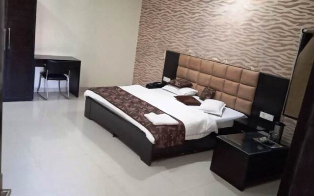 Hotel Mandakini Royal