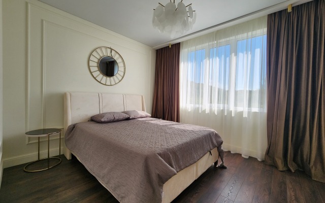 S Dizaynerskim Remontom Villa