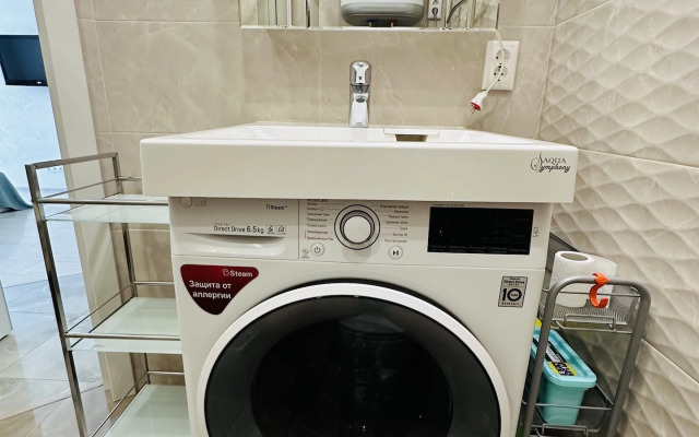 Na Ulitse Nizhneimeretinskaya 143 Flat